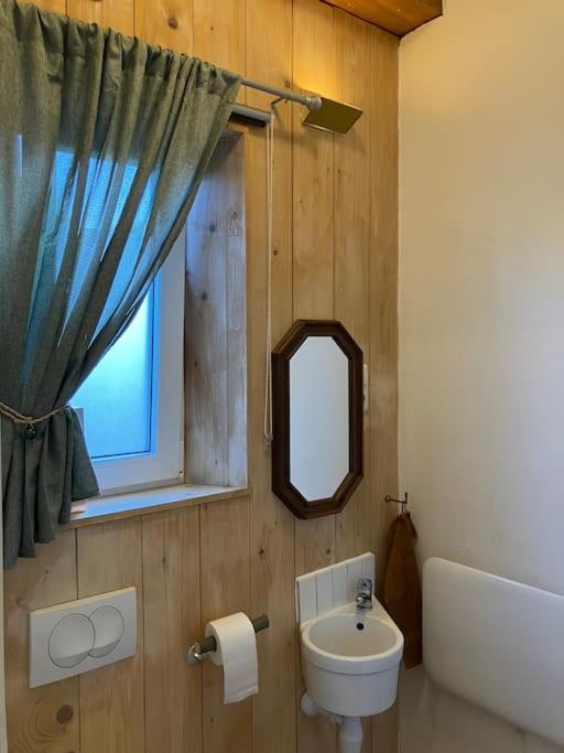 The Tiny Garage Apartment Кампен Екстериор снимка