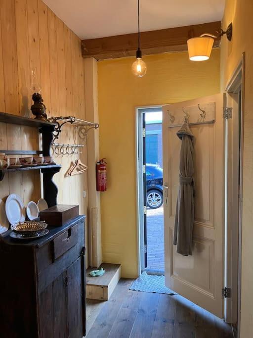 The Tiny Garage Apartment Кампен Екстериор снимка