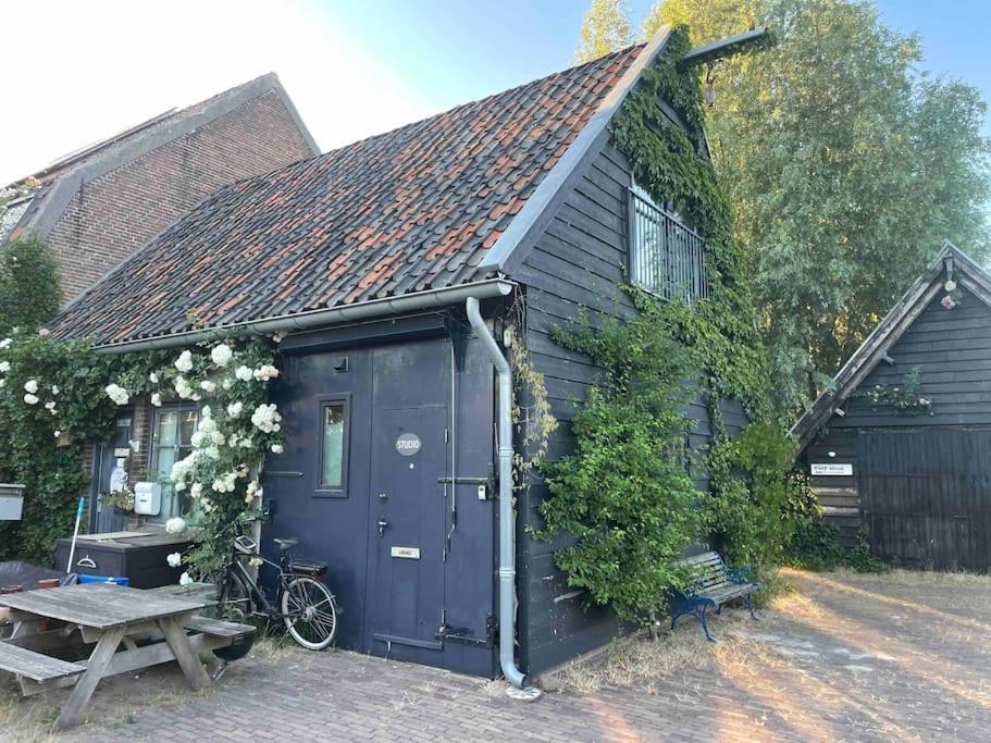 The Tiny Garage Apartment Кампен Екстериор снимка